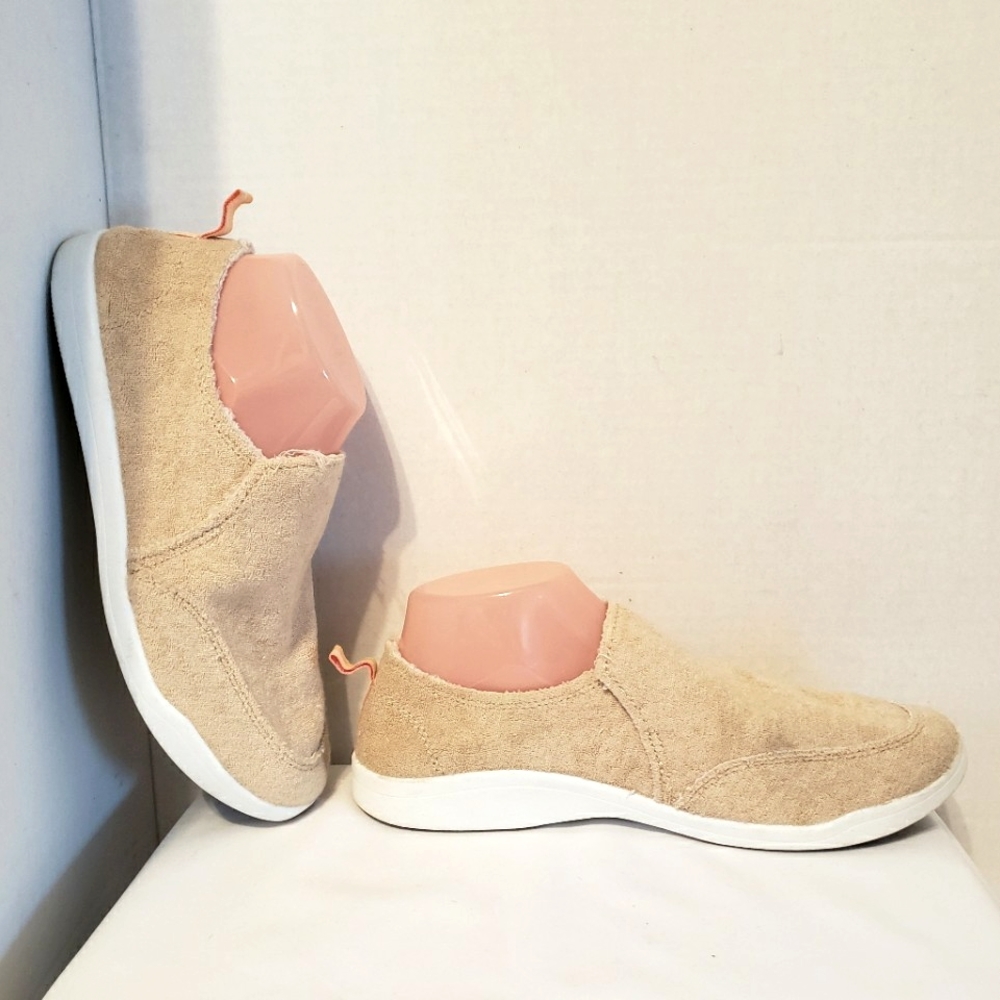 Vionic Beach Malibu Tan Terry Cloth Slip-on Beach Shoes Size: 8.5 - Picture 8 of 12